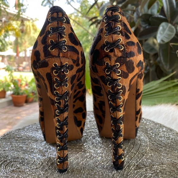 Wild Pair leopard & black fur open toe stilettos - Picture 3 of 5
